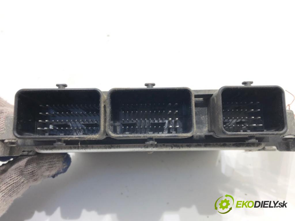 RENAULT CLIO III (BR0/1, CR0/1) 2005 - 2014    1.5 dCi 55 kW [75 KM] olej napędowy 2010 - 2014  riadiaca jednotka Motor 237100875R (Riadiace jednotky)