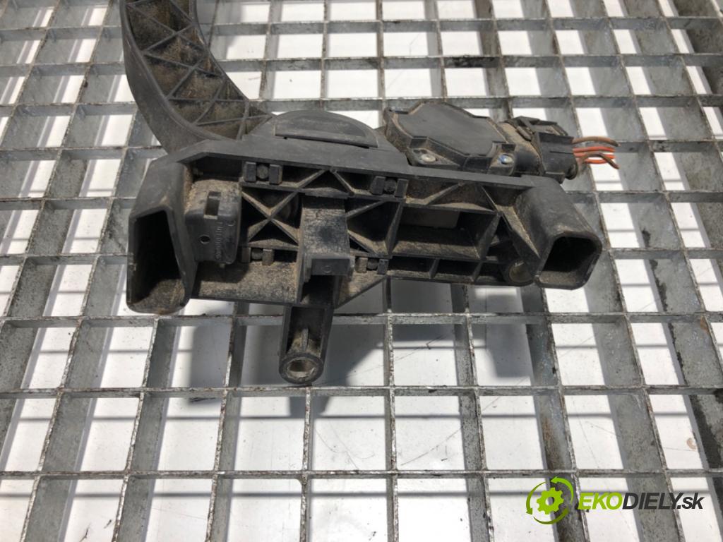 IVECO DAILY III Autobus 1999 - 2006    35 S 13, 40 C 13, 50 C 13 92 kW [125 KM] olej napędowy 1999 - 2006  Potenciometer plynu 0281002359 (Pedále)