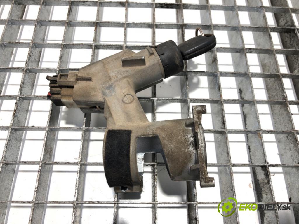 VW TRANSPORTER IV Skrzynia (70A, 70H, 7DA, 7DH) 1990 - 2003    2.5 TDI 75 kW [102 KM] olej napędowy 1995 - 2003  spinačka 701905851 (Spínacie skrinky a kľúče)