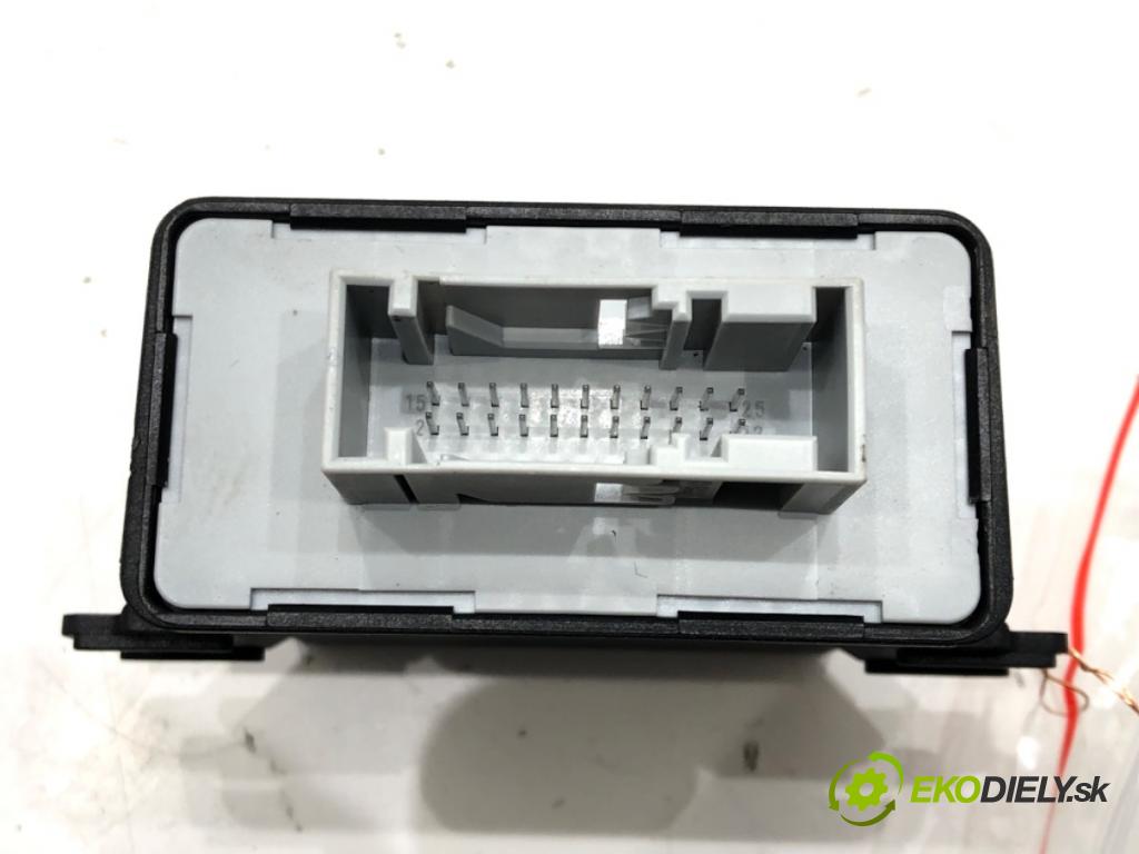 VW SCIROCCO III (137, 138) 2008 - 2017    2.0 TDI 125 kW [170 KM] olej napędowy 2009 - 2017  Modul svetiel 8P0907357K (Ostatné)