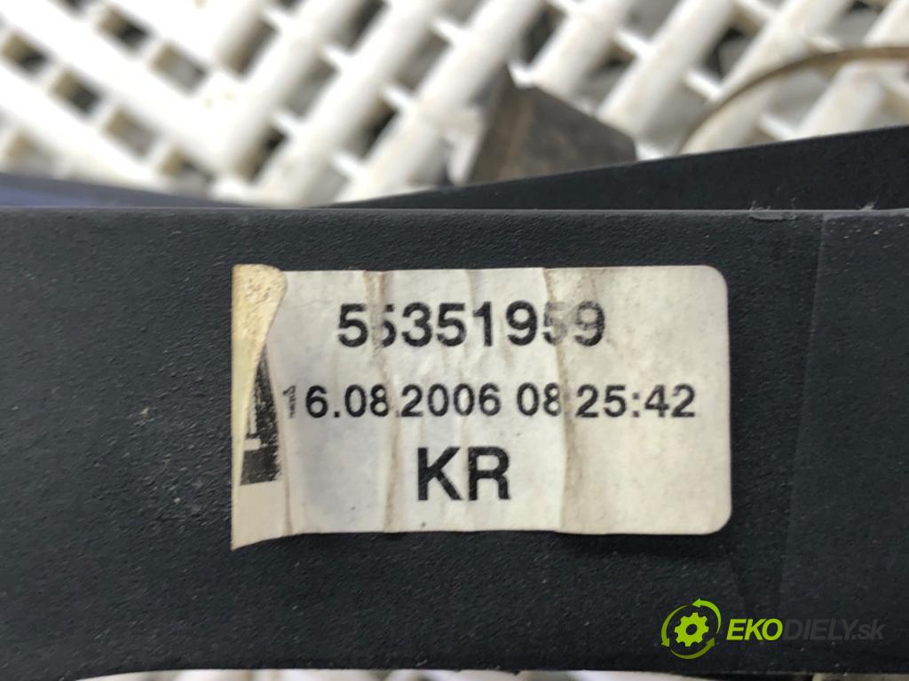 OPEL ZAFIRA B Nadwozie pełne/minivan (A05) 2005 - 2015    1.9 CDTI VAN (M75) 88 kW [120 KM] olej napędowy 2005 - 2015  Kulisa 55351959 (Rýchlostné páky / kulisy)