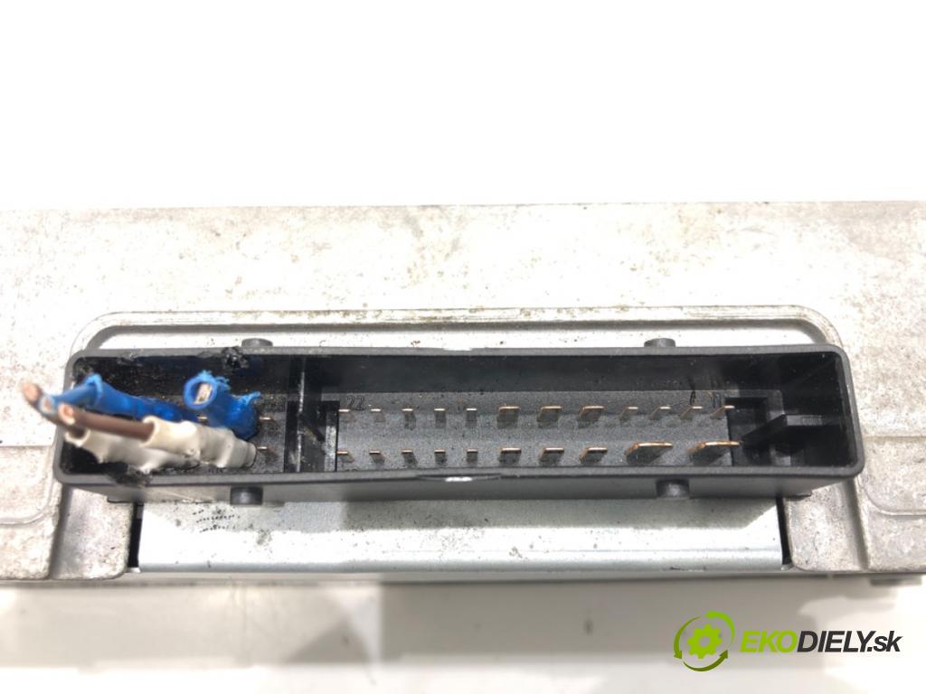 AUDI A5 (8T3) 2007 - 2017    3.0 TDI quattro 176 kW [240 KM] olej napędowy 2007 - 2012  Zosilňovač 8T0035223K (Zosilňovače)