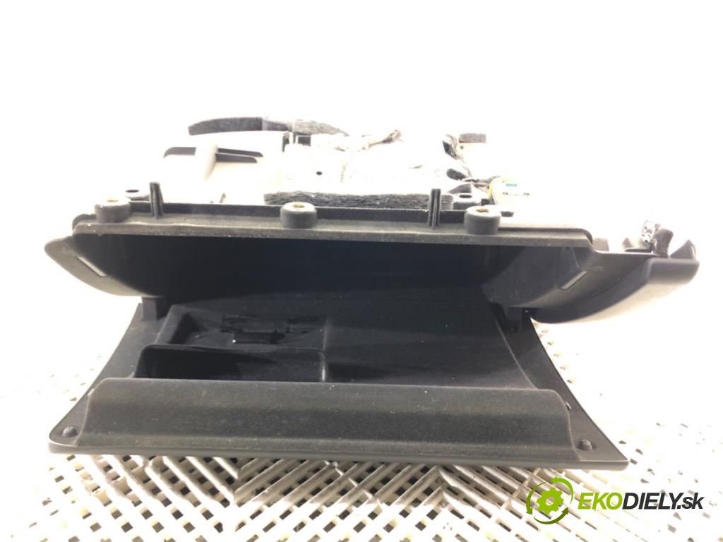 AUDI A5 (8T3) 2007 - 2017    3.0 TDI quattro 176 kW [240 KM] olej napędowy 2007 - 2012  Priehradka, kastlík spolujazdca 8K1857035 (Priehradky, kastlíky)