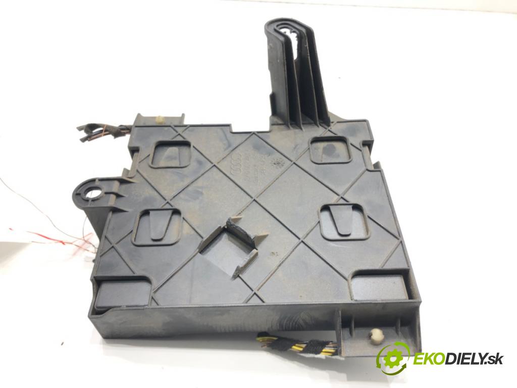 AUDI A5 (8T3) 2007 - 2017    3.0 TDI quattro 176 kW [240 KM] olej napędowy 2007 - 2012  Modul komfortu 8K0907289C (Moduly komfortu)