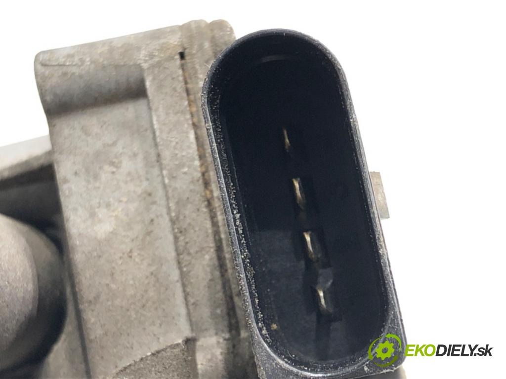 AUDI A5 (8T3) 2007 - 2017    3.0 TDI quattro 176 kW [240 KM] olej napędowy 2007 - 2012  Mechanizmus stieračov predný 8T1955119B (Motorčeky stieračov predné)