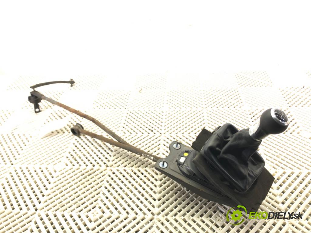 AUDI A5 (8T3) 2007 - 2017    3.0 TDI quattro 176 kW [240 KM] olej napędowy 2007 - 2012  Kulisa 8K0711025D (Rýchlostné páky / kulisy)