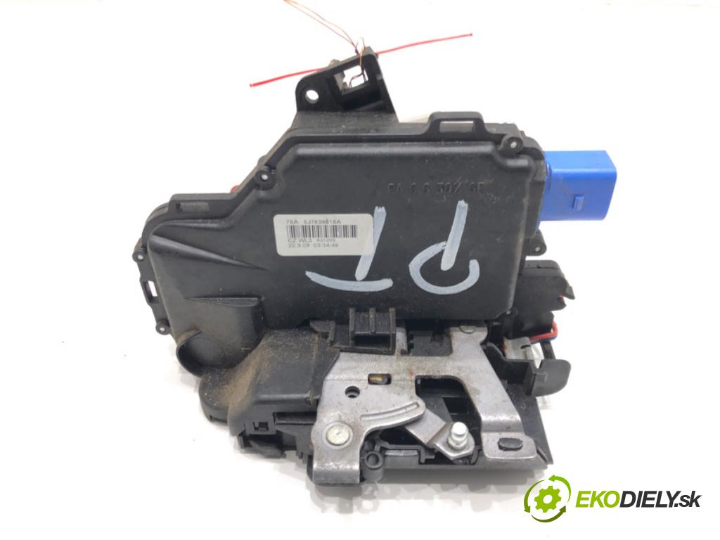SKODA ROOMSTER (5J7) 2006 - 2015    1.2 51 kW [70 KM] benzyna 2007 - 2015  zámok dveře pravý zadní část 5J7839016A