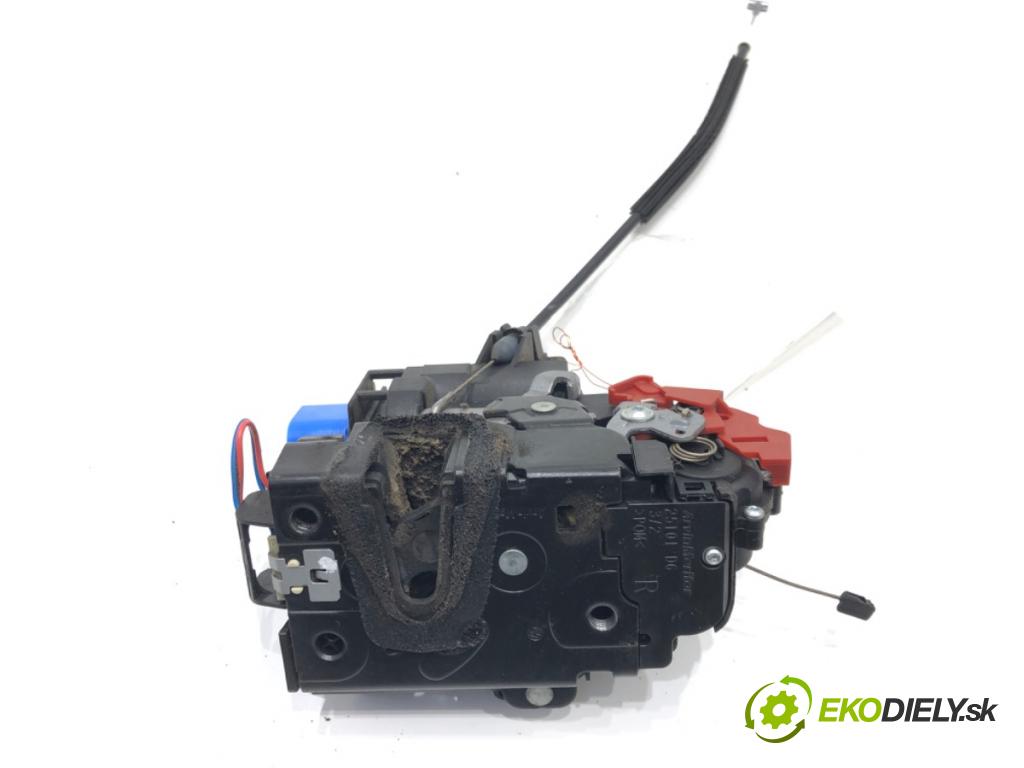 SKODA ROOMSTER (5J7) 2006 - 2015    1.2 51 kW [70 KM] benzyna 2007 - 2015  zámok dveře pravý přední část 3B1837016CE