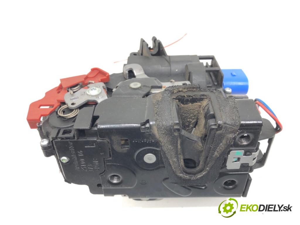 SKODA ROOMSTER (5J7) 2006 - 2015    1.2 51 kW [70 KM] benzyna 2007 - 2015  zámok dveře levý přední část 3B1837015AR
