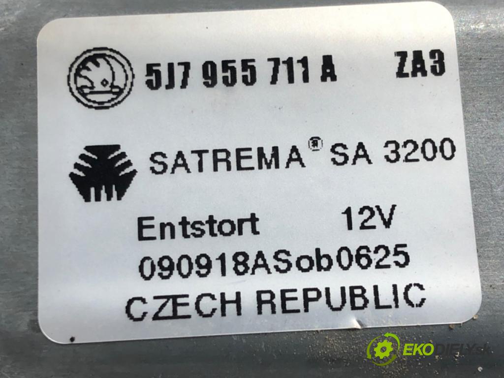 SKODA ROOMSTER (5J7) 2006 - 2015    1.2 51 kW [70 KM] benzyna 2007 - 2015  motor stěračů zadní část 5J7955711A