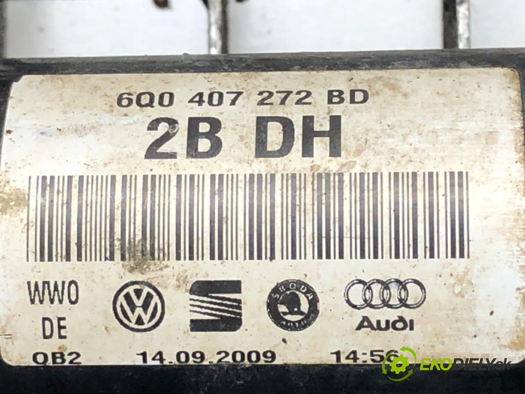 SKODA ROOMSTER (5J7) 2006 - 2015    1.2 51 kW [70 KM] benzyna 2007 - 2015  Poloos pravy predný 6Q0407272BD