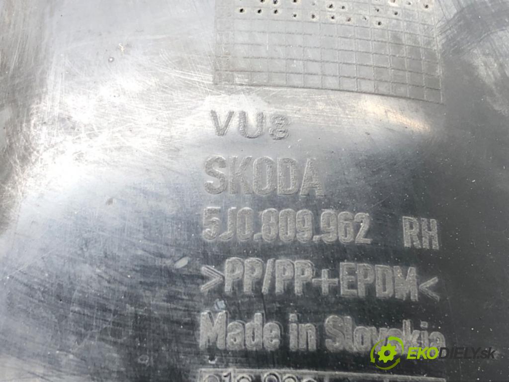 SKODA ROOMSTER (5J7) 2006 - 2015    1.2 51 kW [70 KM] benzyna 2007 - 2015  podblatník pravý přední část