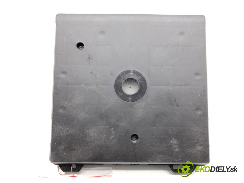 SKODA ROOMSTER (5J7) 2006 - 2015    1.2 51 kW [70 KM] benzyna 2007 - 2015  Modul komfortu 6Q1937049F (Moduly komfortu)