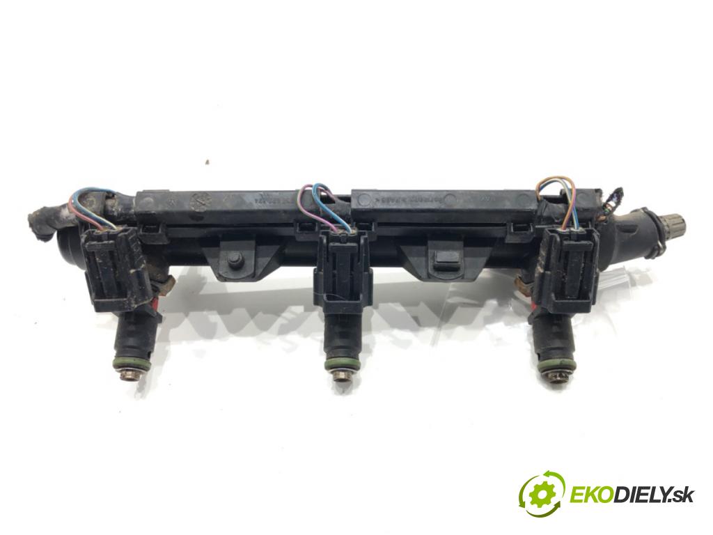 SKODA ROOMSTER (5J7) 2006 - 2015    1.2 51 kW [70 KM] benzyna 2007 - 2015  Lišta vstrekovacia 03E133320A (Vstrekovacie lišty)