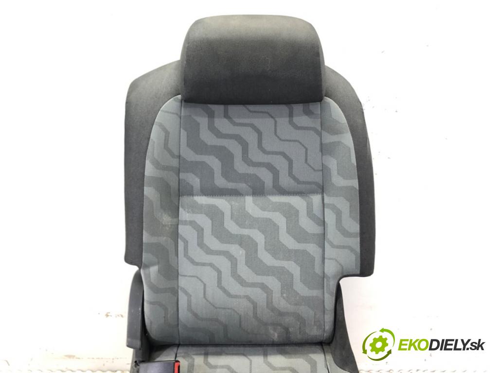 SKODA ROOMSTER (5J7) 2006 - 2015    1.2 51 kW [70 KM] benzyna 2007 - 2015  Sedadlo zad