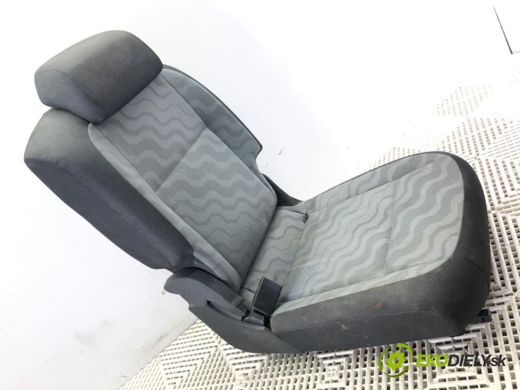 SKODA ROOMSTER (5J7) 2006 - 2015    1.2 51 kW [70 KM] benzyna 2007 - 2015  Sedadlo zad