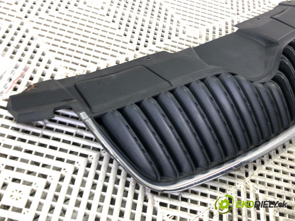 SKODA ROOMSTER (5J7) 2006 - 2015    1.2 51 kW [70 KM] benzyna 2007 - 2015  mřížka maska 5J0853668A (Mřížky (masky) chladičů)