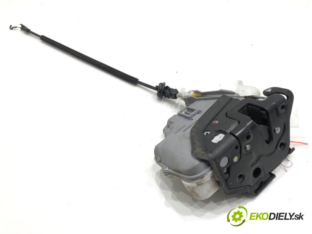 VW PASSAT B6 Variant (3C5) 2005 - 2011    2.0 TDI 103 kW [140 KM] olej napędowy 2005 - 2009  zámok dveře levý přední část 3C1837015A