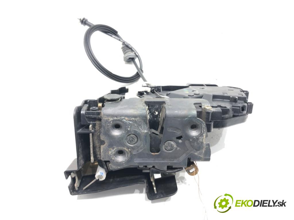 VOLVO V50 (545) 2003 - 2012    2.4 125 kW [170 KM] benzyna 2004 - 2010  zámok dveře levý přední část 30663974
