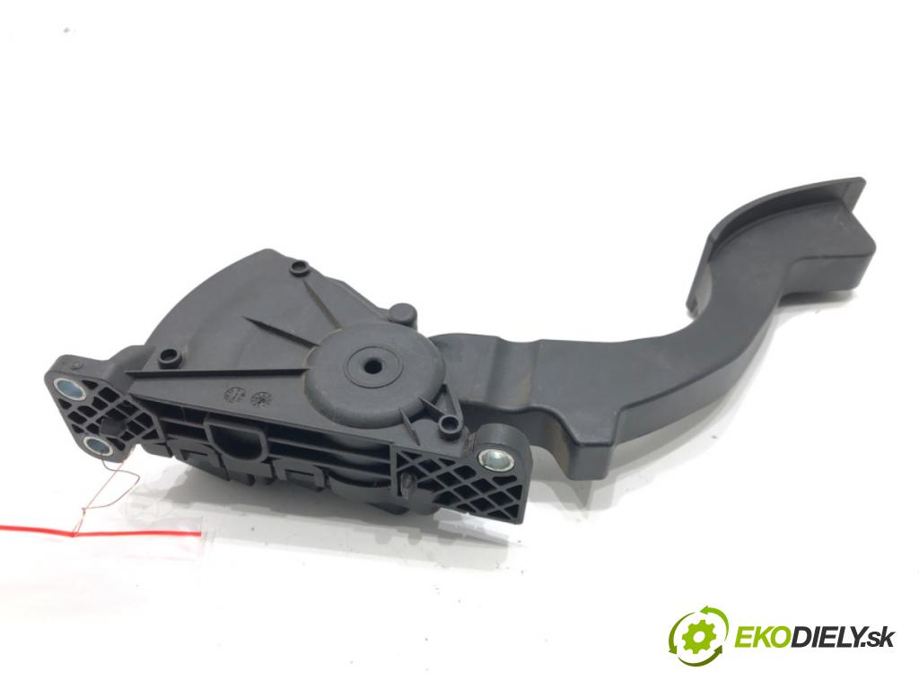 VOLVO V50 (545) 2003 - 2012    2.4 125 kW [170 KM] benzyna 2004 - 2010  Potenciometer plynu 4M51-9F836-AG (Pedále)