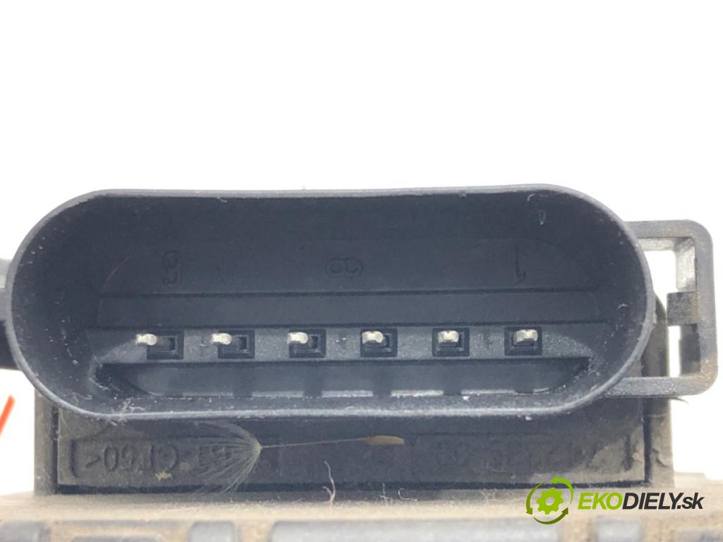 VOLVO V50 (545) 2003 - 2012    2.4 125 kW [170 KM] benzyna 2004 - 2010  Potenciometer plynu 4M51-9F836-AG (Pedále)