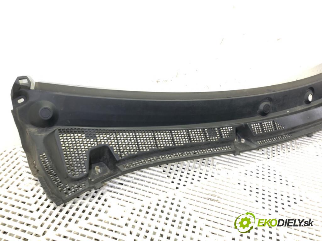 RENAULT MASTER III Autobus (JV) 2011 - 2022    2.3 dCi 135 FWD (JV0N, JV08) 100 kW [136 KM] olej napędowy 2014 - 2022  Torpédo, plast pod čelné okno 668113656R (Torpéda)