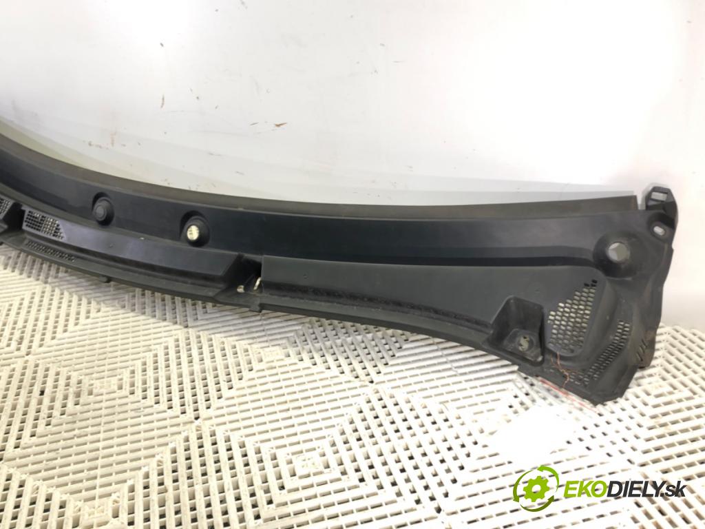 RENAULT MASTER III Autobus (JV) 2011 - 2022    2.3 dCi 135 FWD (JV0N, JV08) 100 kW [136 KM] olej napędowy 2014 - 2022  Torpédo, plast pod čelné okno 668113656R (Torpéda)