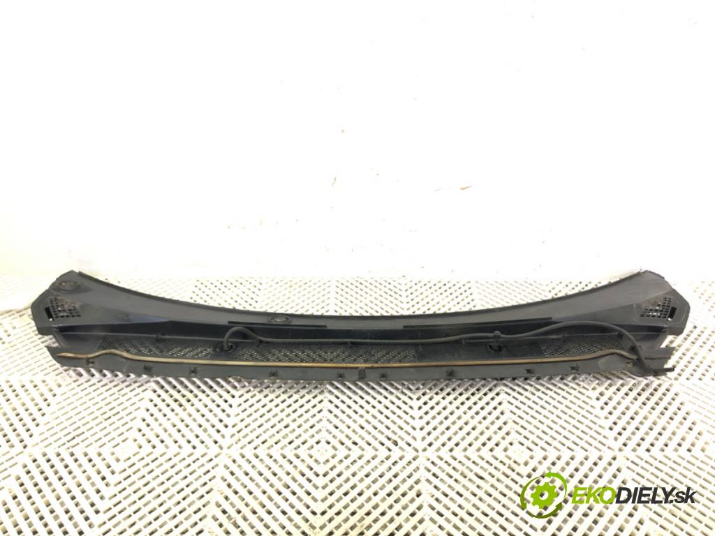 PEUGEOT 308 SW II (LC_, LJ_, LR_, LX_, L4_) 2014 - 2021    2.0 BlueHDi 150 110 kW [150 KM] olej napędowy 2014 - 2021  Torpédo, plast pod čelné okno 98008282XT (Torpéda)