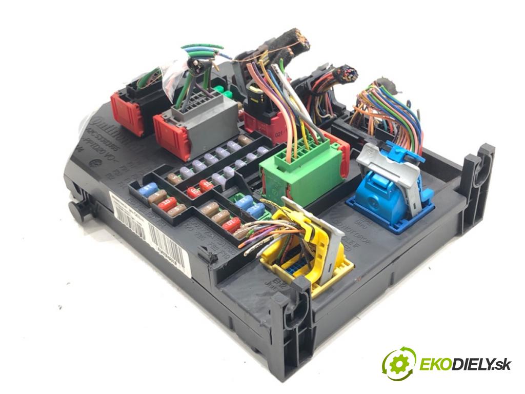 PEUGEOT 308 SW II (LC_, LJ_, LR_, LX_, L4_) 2014 - 2021    2.0 BlueHDi 150 110 kW [150 KM] olej napędowy 2014 - 2021  modul BSI 9806687880 (Pojistkové skříňky)