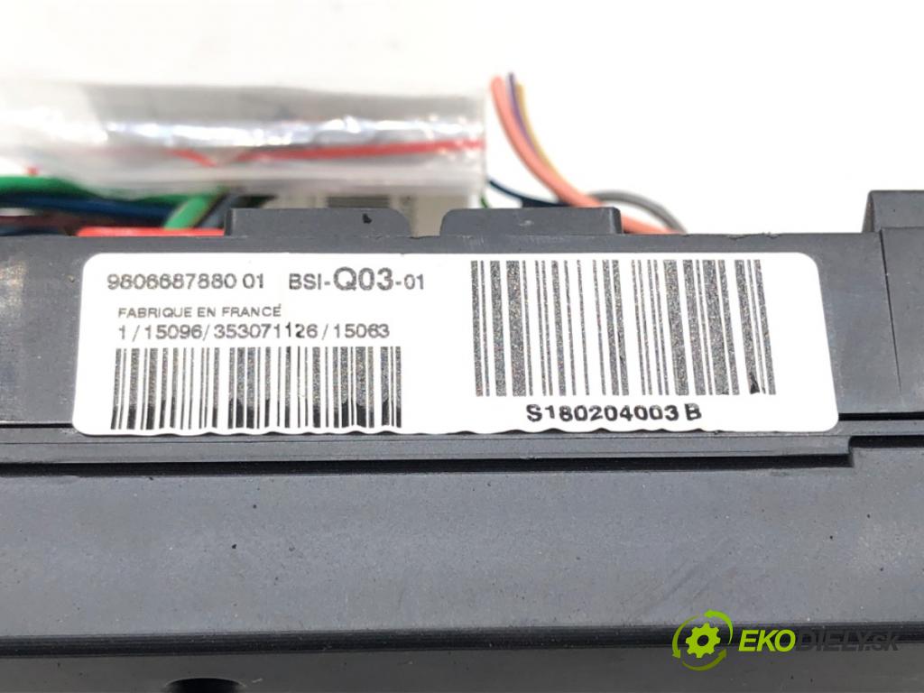 PEUGEOT 308 SW II (LC_, LJ_, LR_, LX_, L4_) 2014 - 2021    2.0 BlueHDi 150 110 kW [150 KM] olej napędowy 2014 - 2021  modul BSI 9806687880 (Pojistkové skříňky)