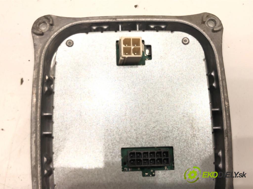 PEUGEOT 308 SW II (LC_, LJ_, LR_, LX_, L4_) 2014 - 2021    2.0 BlueHDi 150 110 kW [150 KM] olej napędowy 2014 - 2021  Menič XENON 130732940400 (Riadiace jednotky xenónu)