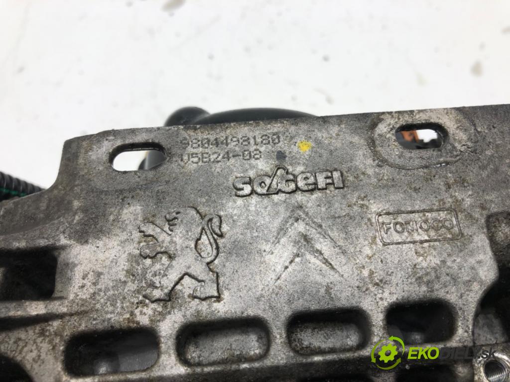 PEUGEOT 308 SW II (LC_, LJ_, LR_, LX_, L4_) 2014 - 2021    2.0 BlueHDi 150 110 kW [150 KM] olej napędowy 2014 - 2021  Obal filtra paliva 9804498180 (Obaly filtrov paliva)