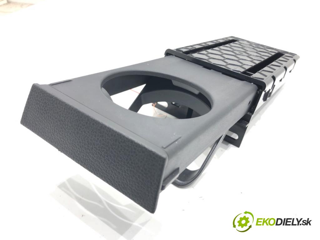 RENAULT MASTER III Autobus (JV) 2011 - 2022    2.3 dCi 135 FWD (JV0N, JV08) 100 kW [136 KM] olej napędowy 2014 - 2022  Držiak na nápoje 684305630R (Úchyty, držiaky na nápoje)