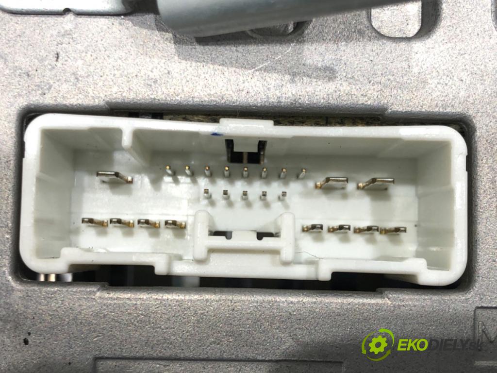 MAZDA 6 Station Wagon (GY) 2002 - 2008    1.8 88 kW [120 KM] benzyna 2002 - 2007  RADIO GR4B66DSX (Audio zariadenia)