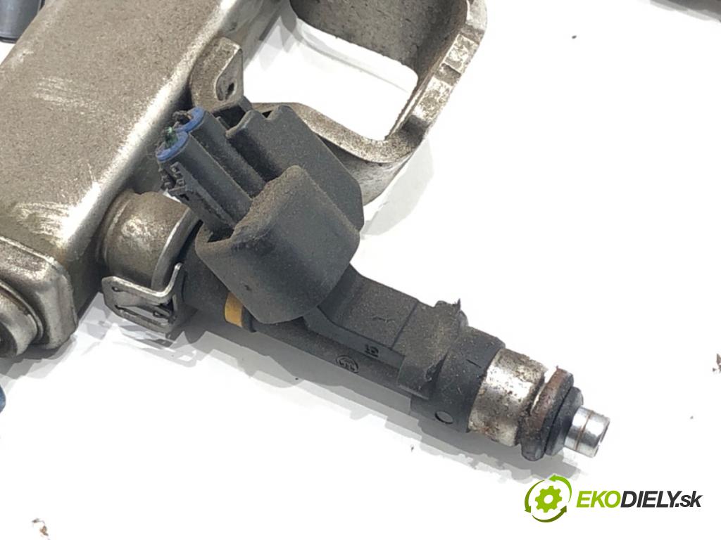 MAZDA 6 Station Wagon (GY) 2002 - 2008    1.8 88 kW [120 KM] benzyna 2002 - 2007  Lišta vstrekovacia 6M8G-9D280-AA (Vstrekovacie lišty)