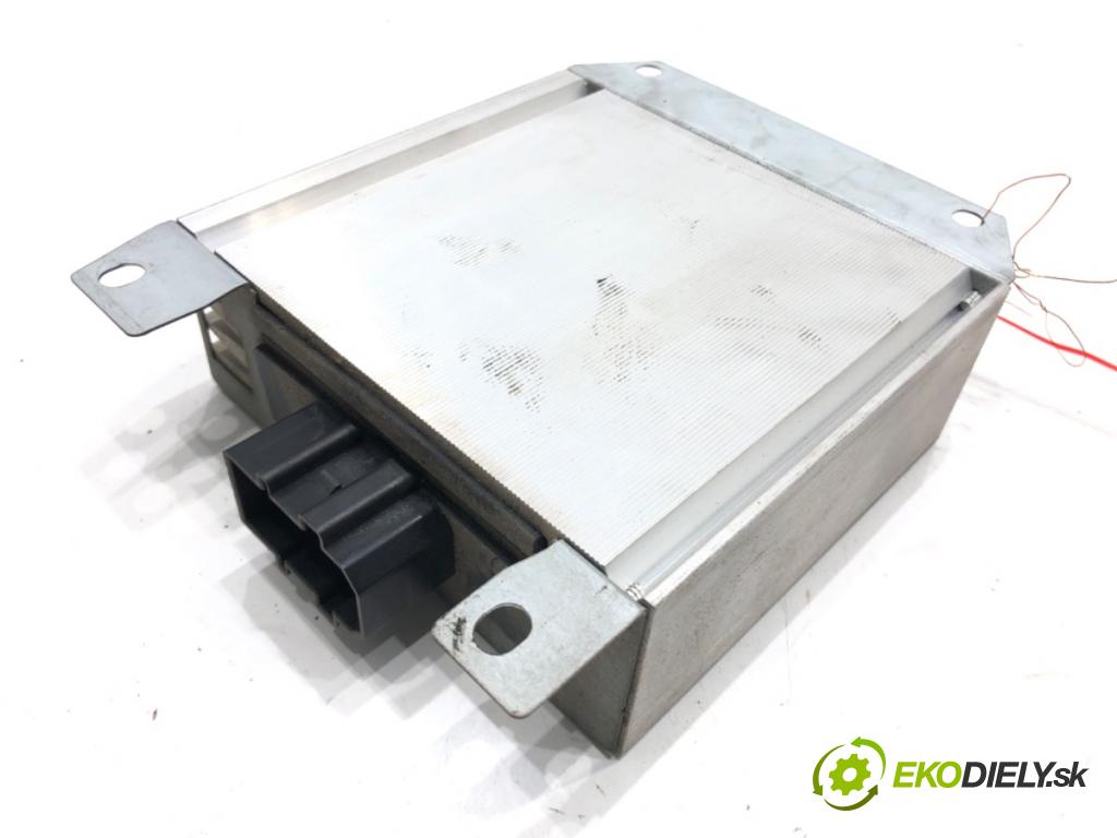 AUDI A4 B6 Avant (8E5) 2000 - 2005    1.9 TDI 96 kW [130 KM] olej napędowy 2001 - 2004  Zosilňovač 8E9035223 (Zosilňovače)