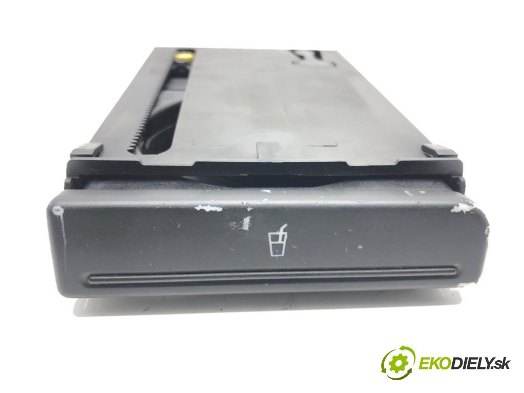 AUDI A4 B6 Avant (8E5) 2000 - 2005    1.9 TDI 96 kW [130 KM] olej napędowy 2001 - 2004  Držiak na nápoje 8E1862534H (Úchyty, držiaky na nápoje)