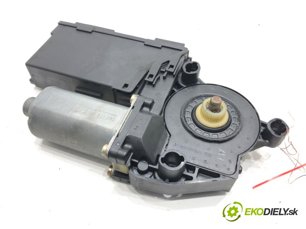 AUDI A4 B6 Avant (8E5) 2000 - 2005    1.9 TDI 96 kW [130 KM] olej napędowy 2001 - 2004  motorek sťahovaní okna přední část levý 8E1959801B (Ostatné)
