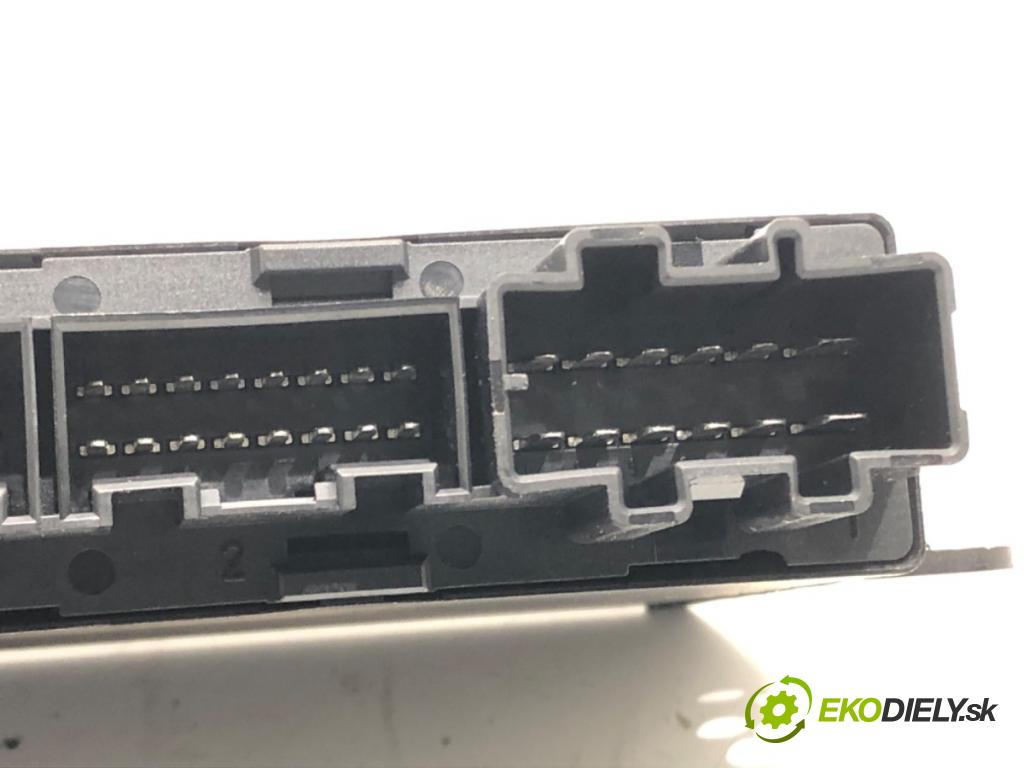 AUDI A4 B6 Avant (8E5) 2000 - 2005    1.9 TDI 96 kW [130 KM] olej napędowy 2001 - 2004  Modul komfortu 8E0959433AS (Moduly komfortu)