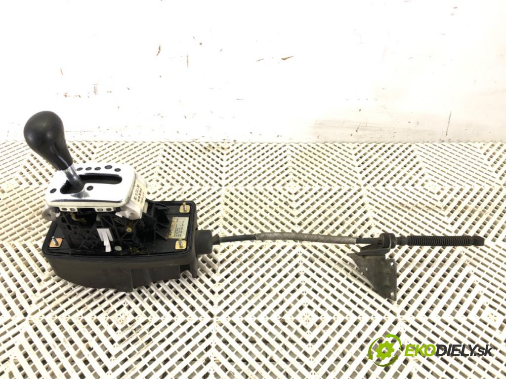 AUDI A4 B6 Avant (8E5) 2000 - 2005    1.9 TDI 96 kW [130 KM] olej napędowy 2001 - 2004  Kulisa 8E1713111L (Rýchlostné páky / kulisy)