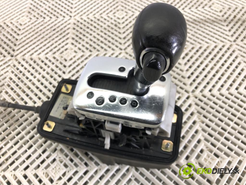 AUDI A4 B6 Avant (8E5) 2000 - 2005    1.9 TDI 96 kW [130 KM] olej napędowy 2001 - 2004  Kulisa 8E1713111L (Rýchlostné páky / kulisy)