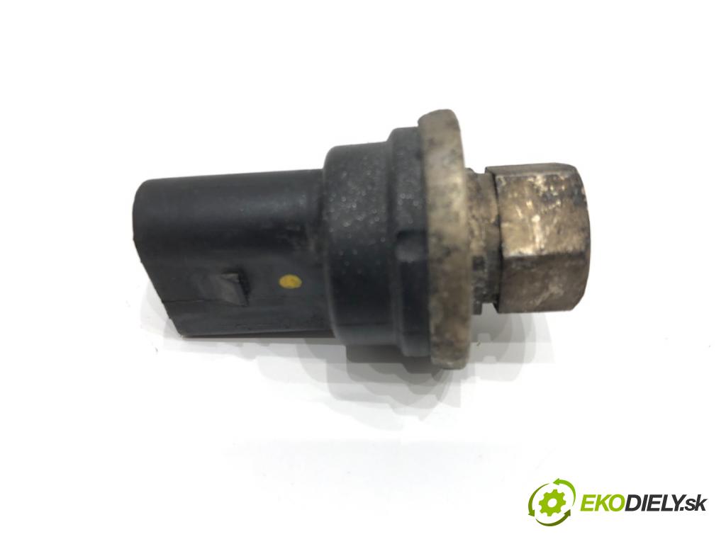 AUDI A4 B6 Avant (8E5) 2000 - 2005    1.9 TDI 96 kW [130 KM] olej napędowy 2001 - 2004  Snímač klimatizácie 8Z0959126 (Snímače klimatizácie)