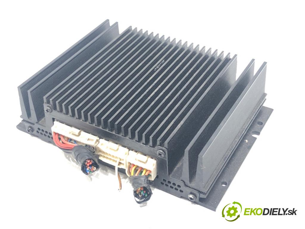 HYUNDAI i40 I CW (VF) 2011 - 2022    1.7 CRDi 100 kW [136 KM] olej napędowy 2011 - 2022  Zosilňovač 963703Z101 (Zosilňovače)