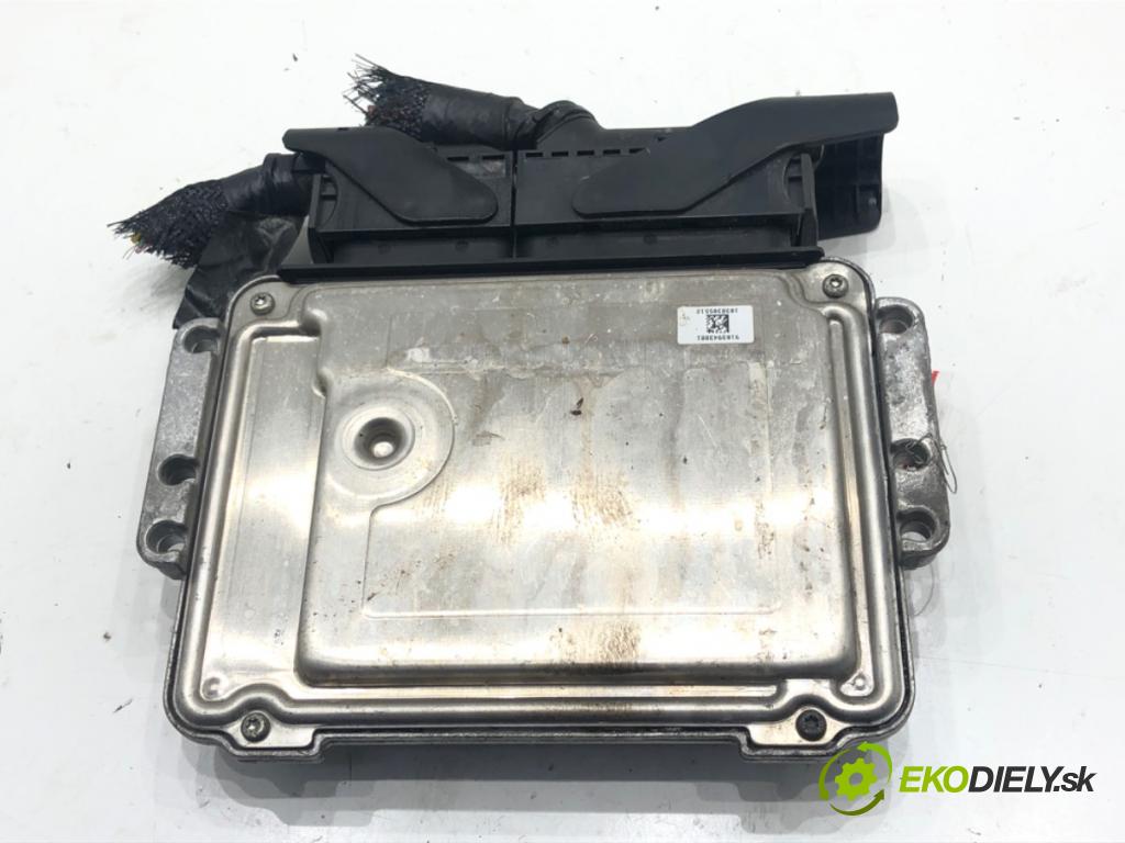 HYUNDAI i40 I CW (VF) 2011 - 2022    1.7 CRDi 100 kW [136 KM] olej napędowy 2011 - 2022  riadiaca jednotka Motor 39120-2A205 (Riadiace jednotky)
