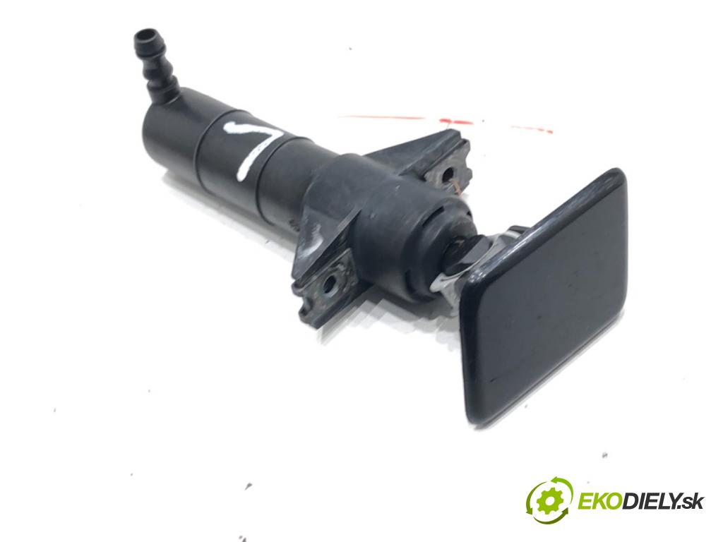 HYUNDAI i40 I CW (VF) 2011 - 2022    1.7 CRDi 100 kW [136 KM] olej napędowy 2011 - 2022  ostrekovača svetla ľavy 00061772 (Motorčeky, čerpadlá ostrekovačov)