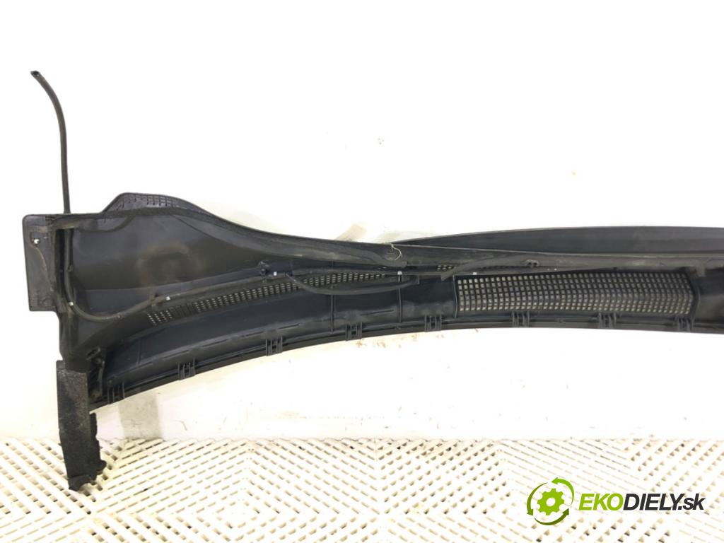 HYUNDAI i40 I CW (VF) 2011 - 2022    1.7 CRDi 100 kW [136 KM] olej napędowy 2011 - 2022  Torpédo, plast pod čelné okno 86151-3Z000 (Torpéda)