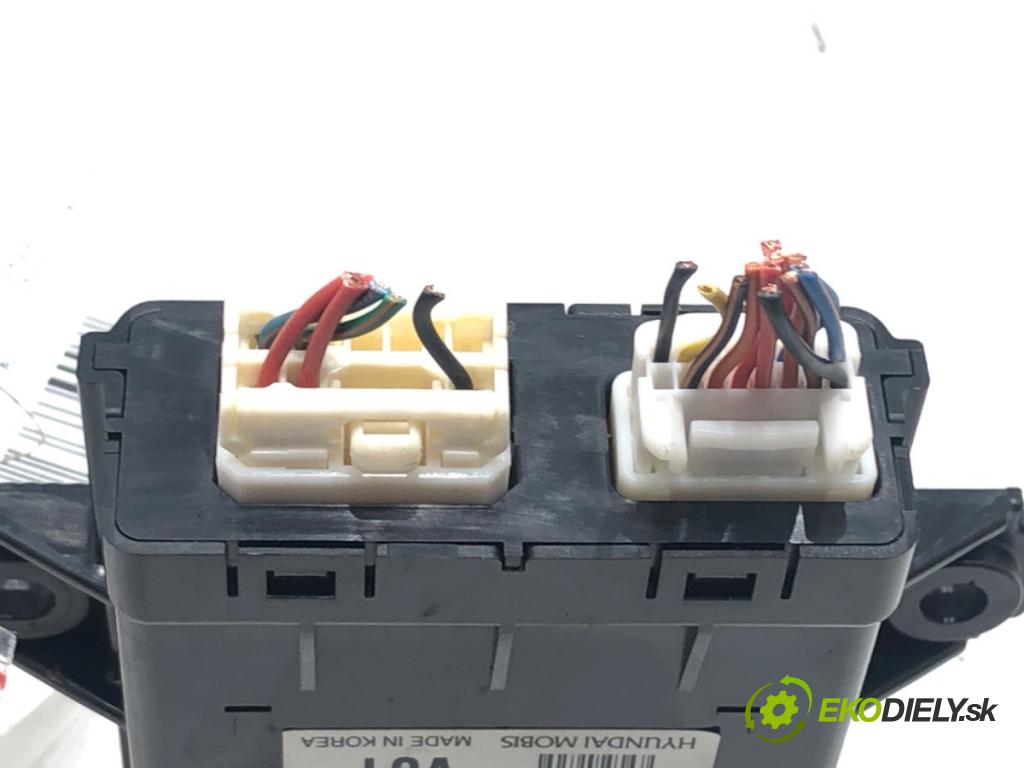 HYUNDAI i40 I CW (VF) 2011 - 2022    1.7 CRDi 100 kW [136 KM] olej napędowy 2011 - 2022  Modul svetiel 92170-3Z000 (Ostatné)