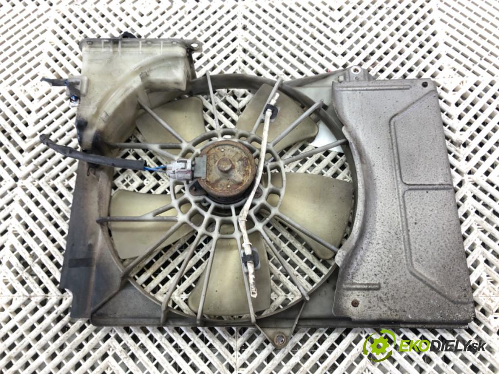 TOYOTA YARIS (_P1_) 1999 - 2005    1.0 (SCP10_) 48 kW [65 KM] benzyna 2003 - 2005  ventilátor chladiče  (Ventilátory)