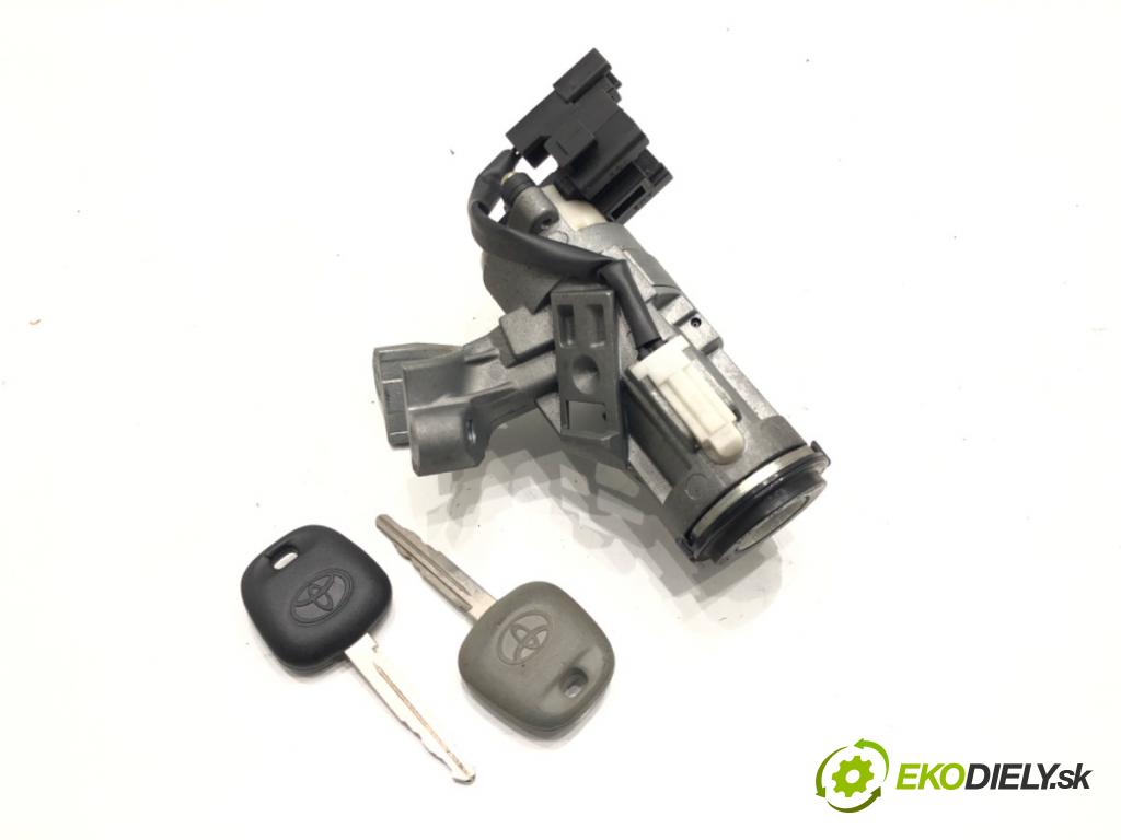 TOYOTA YARIS (_P1_) 1999 - 2005    1.0 (SCP10_) 48 kW [65 KM] benzyna 2003 - 2005  spinačka 89783-0D010 (Spínacie skrinky a kľúče)