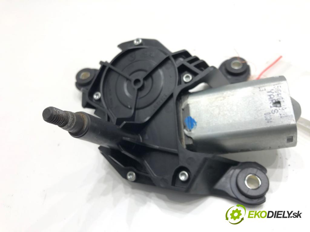 TOYOTA YARIS (_P1_) 1999 - 2005    1.0 (SCP10_) 48 kW [65 KM] benzyna 2003 - 2005  motor stěračů zadní část 85130-0D010